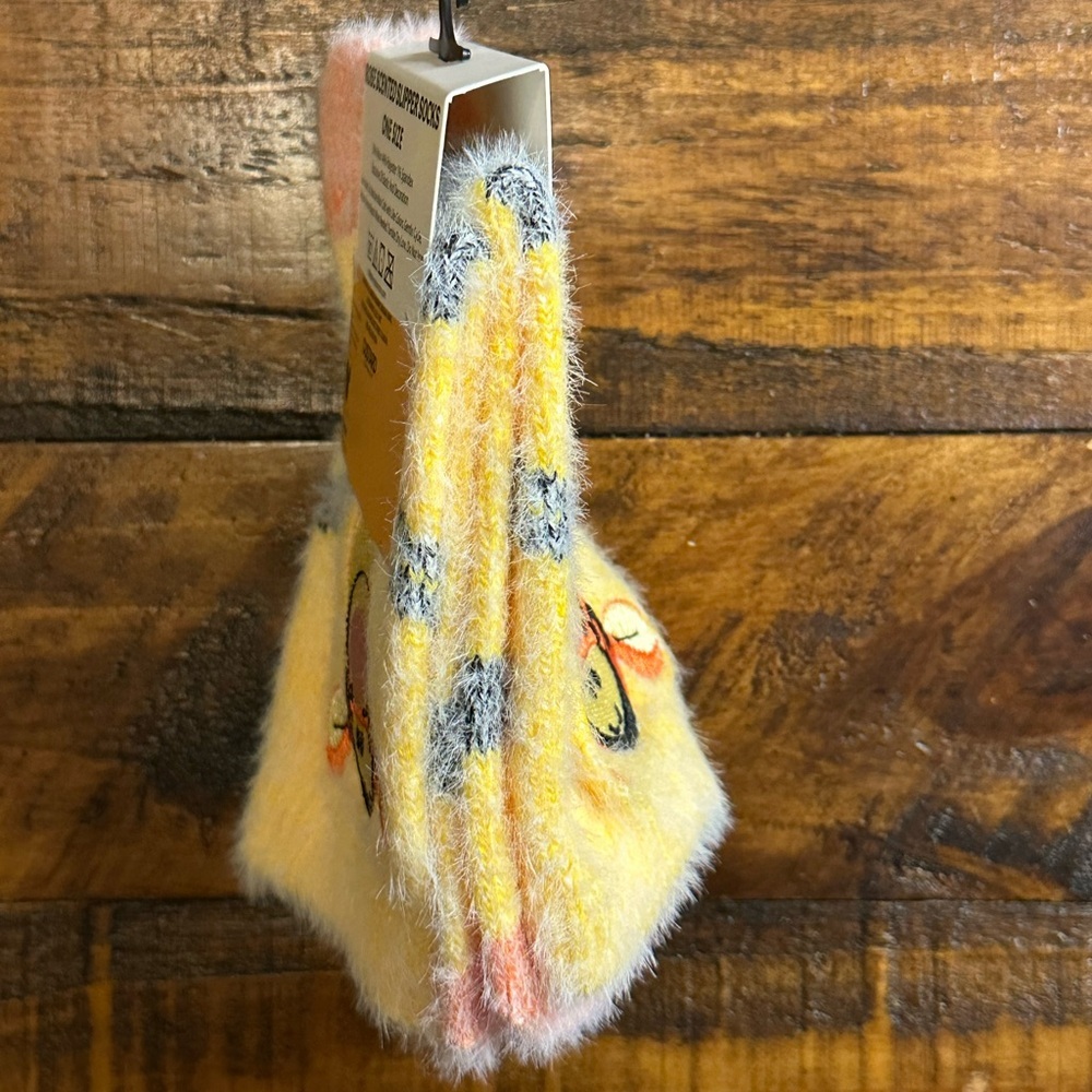 NWT Disney Winnie the Pooh & Friends Rose Scented Slipper Socks OS - Picture 3 of 3